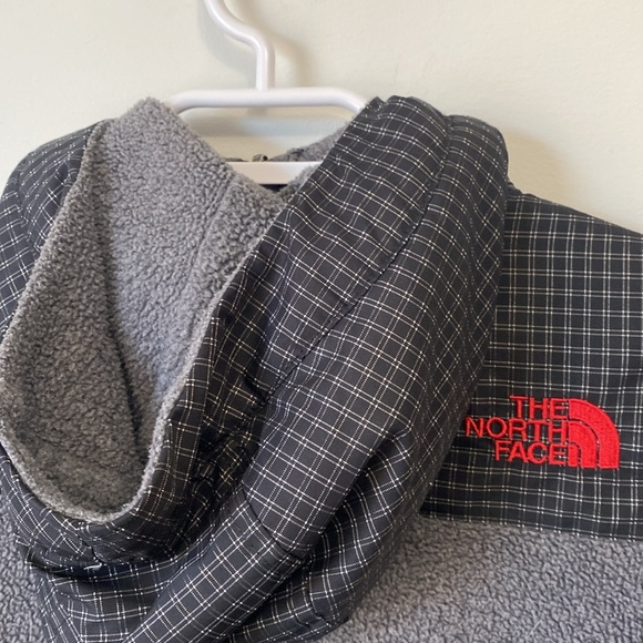 The North Face fleece hooded jacket size small (7/8) - Picture 5 of 8